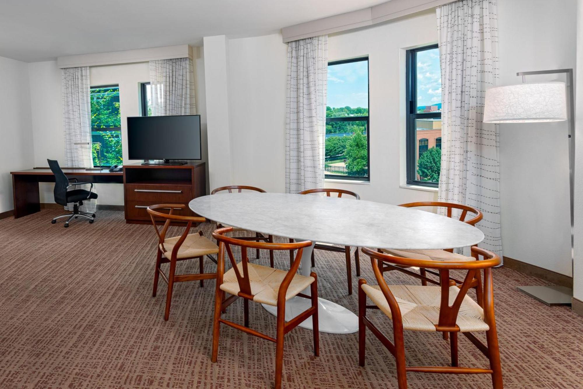 Residence Inn By Marriott Charlottesville Downtown Екстер'єр фото