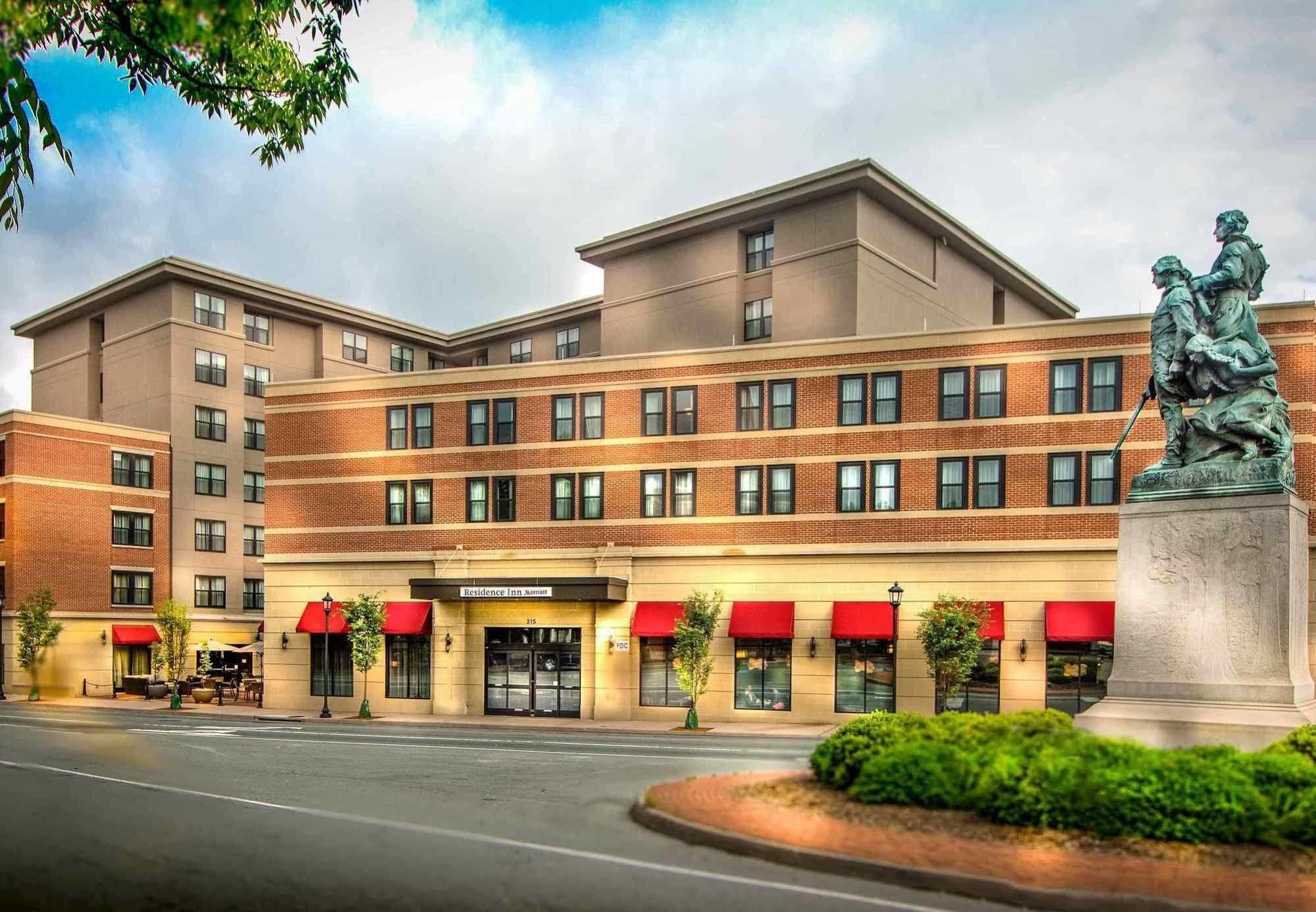Residence Inn By Marriott Charlottesville Downtown Екстер'єр фото