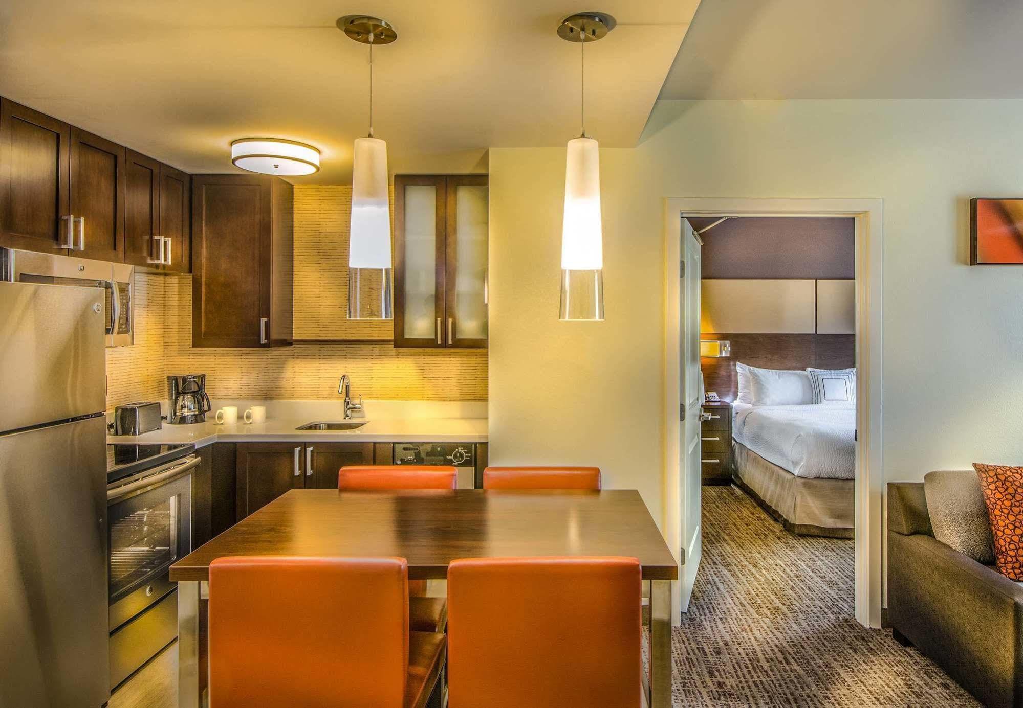 Residence Inn By Marriott Charlottesville Downtown Екстер'єр фото